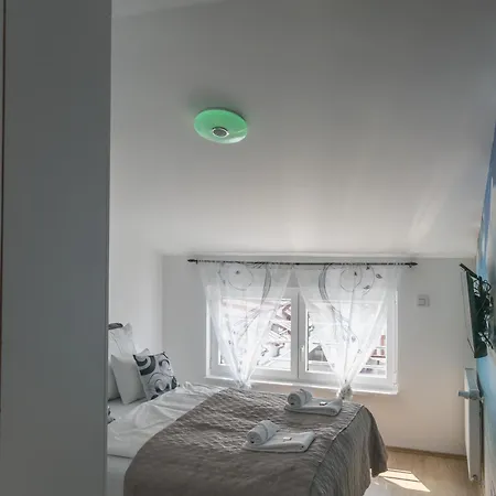 Tri Kralja 1 *